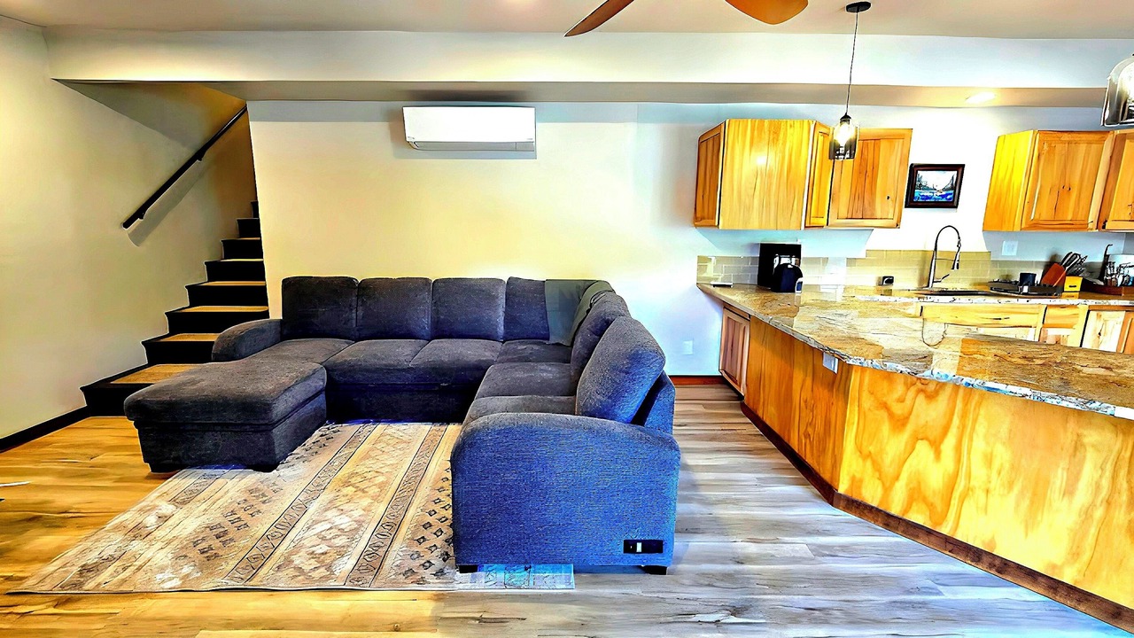Photo of Livingroom in Lakeport