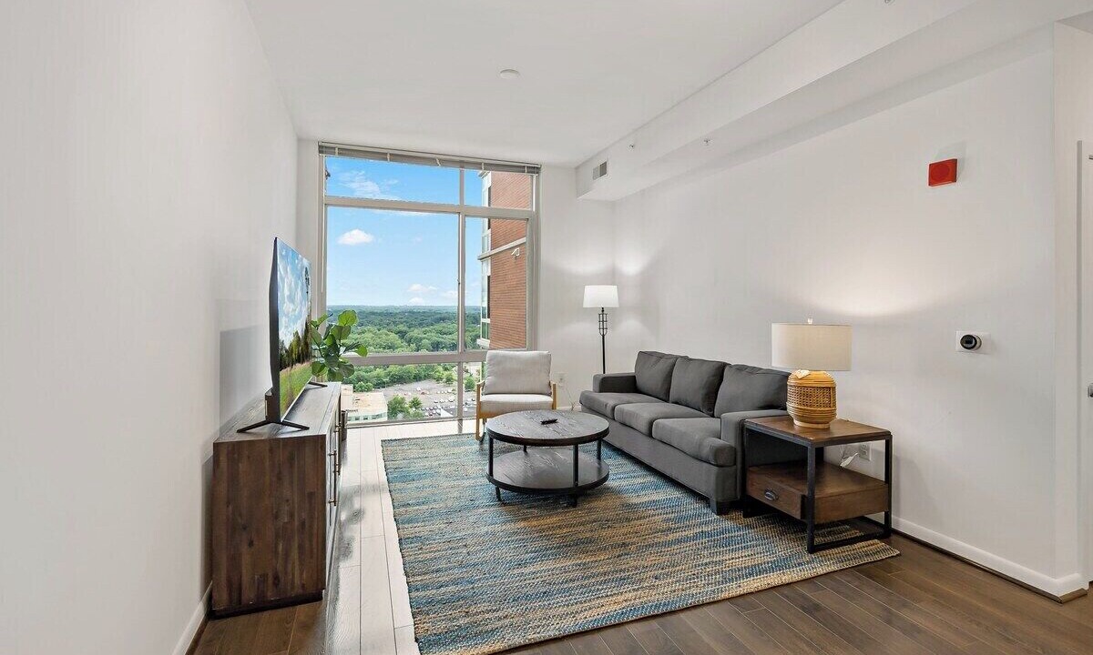 Photo of Livingroom in Tysons