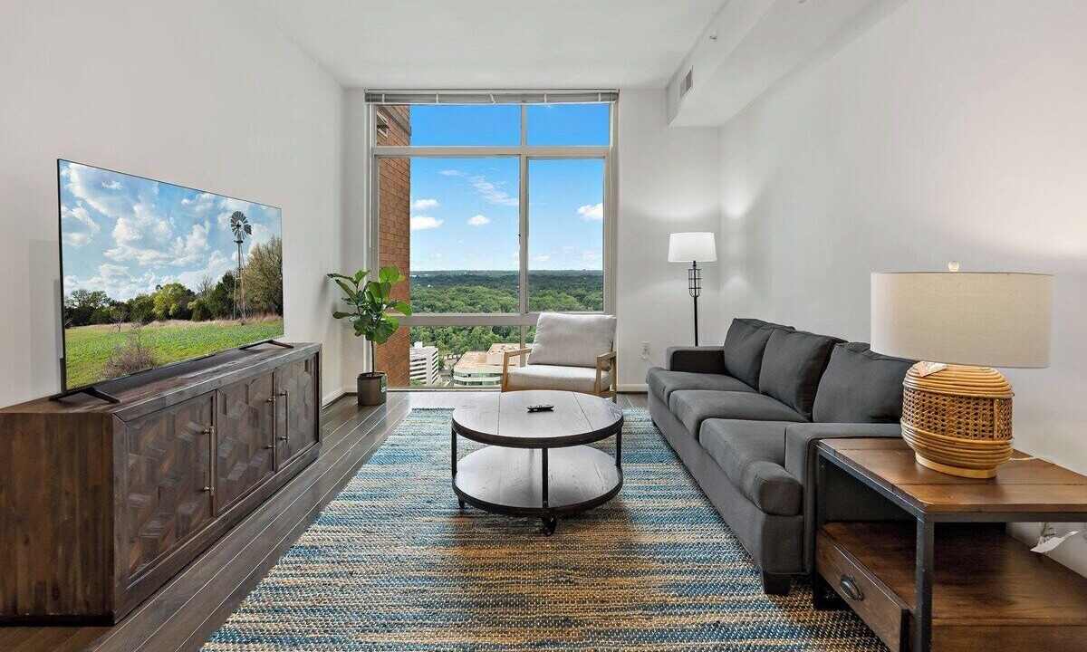 Photo of Livingroom in Tysons