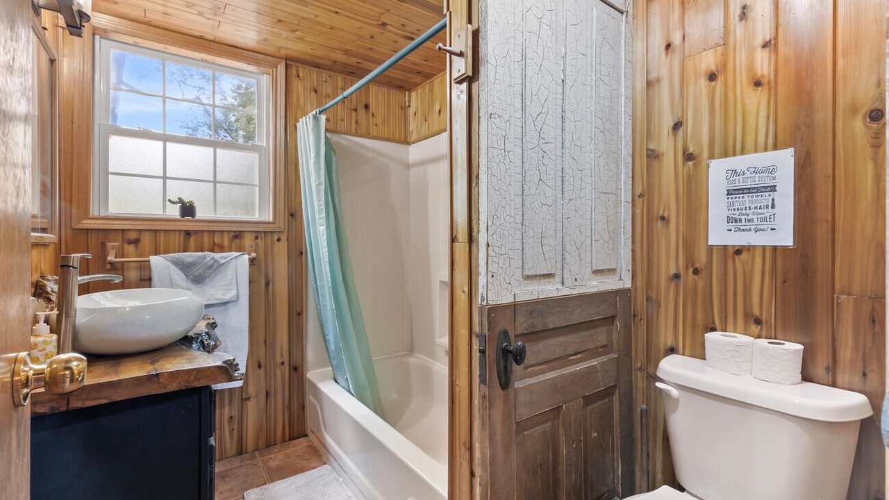 Photo of Bathroom in Port Franks