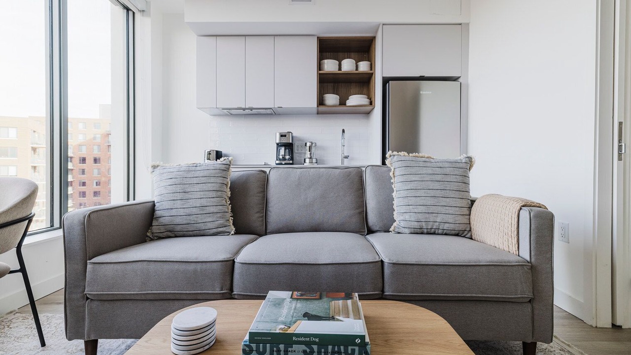Photo of Livingroom in Truxton Circle