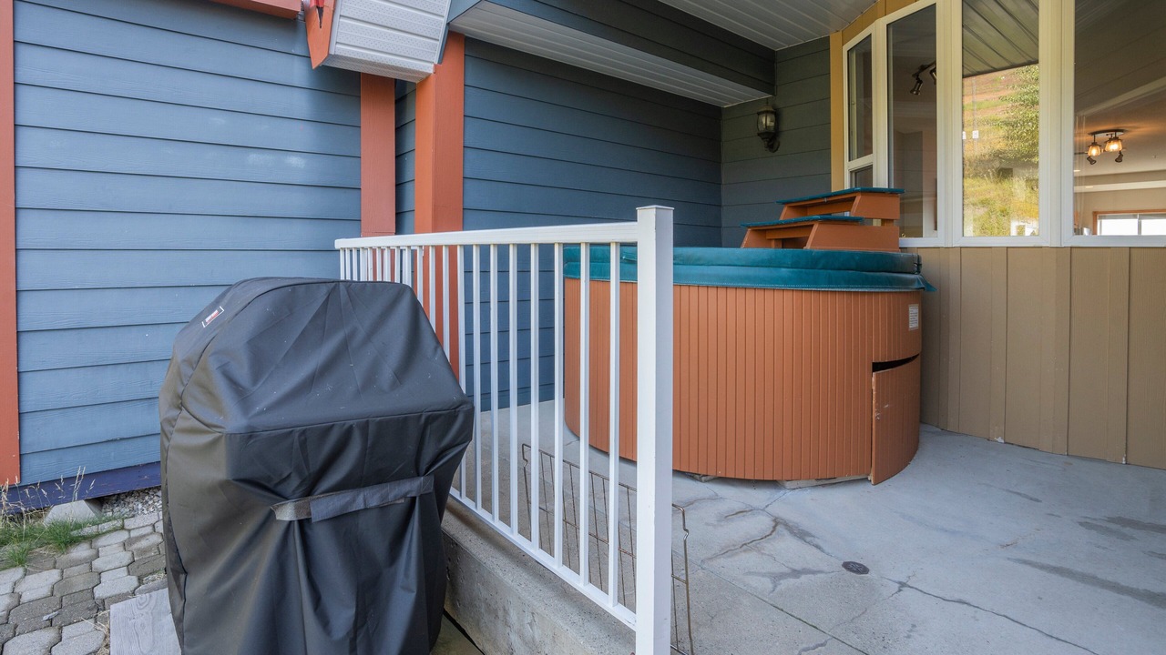 Photo of Patio Balcony in Silver Star Mountain
