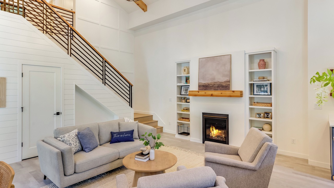 Photo of Livingroom in Inglewood-Finn Hill