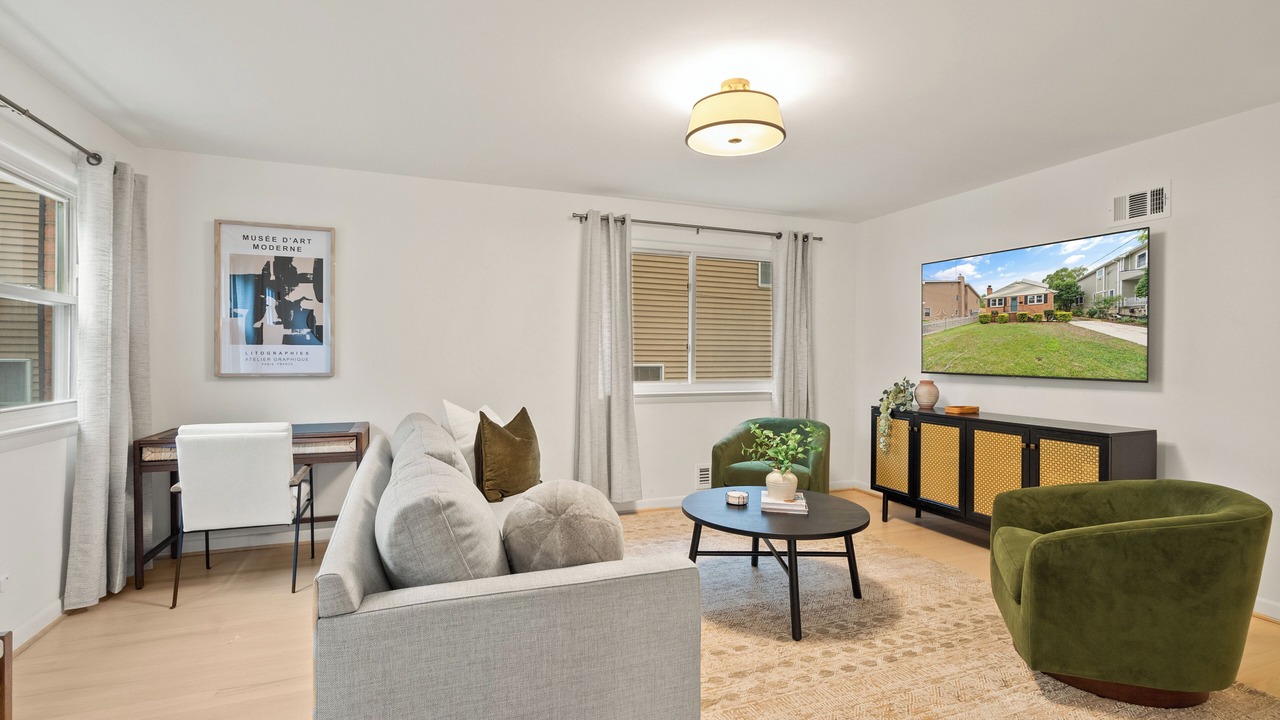 Photo of Livingroom in Addison Heights
