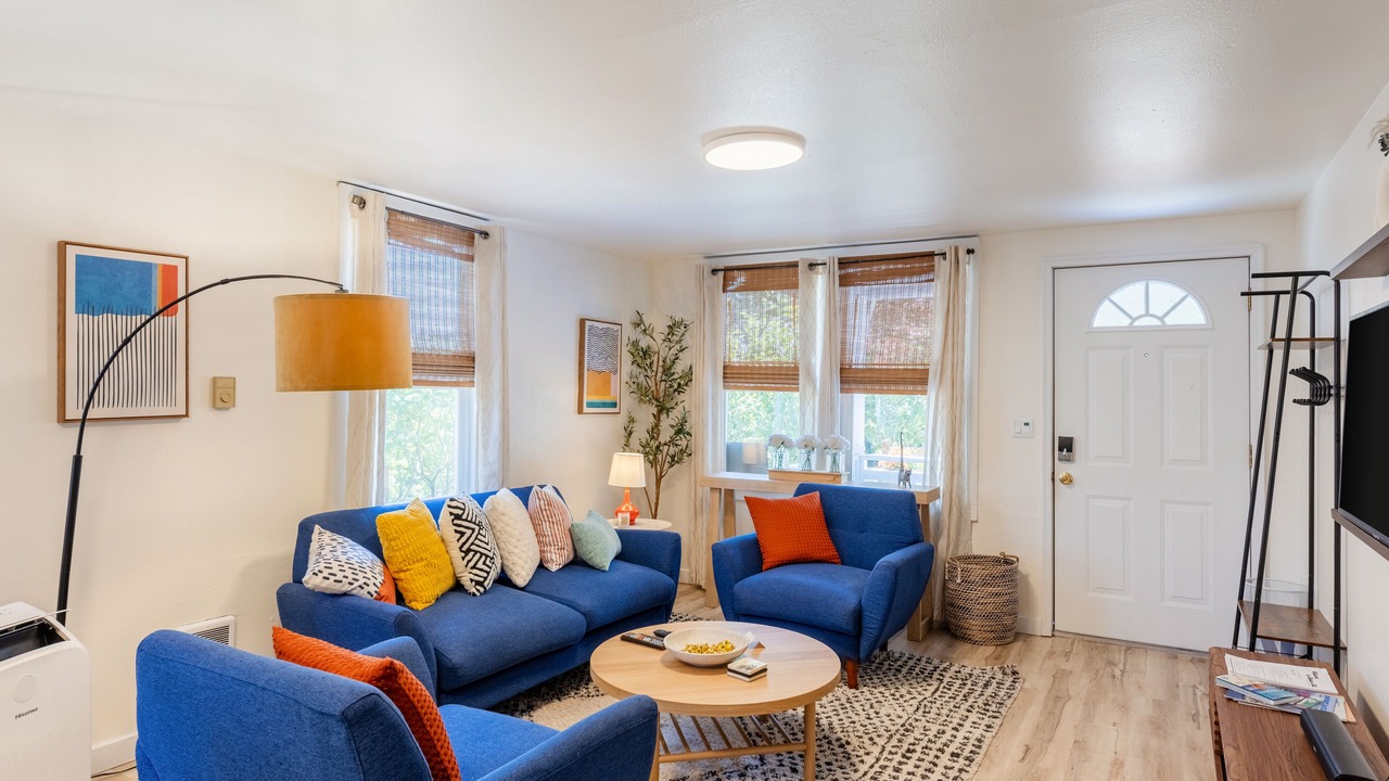 Photo of Livingroom in North Beacon Hill