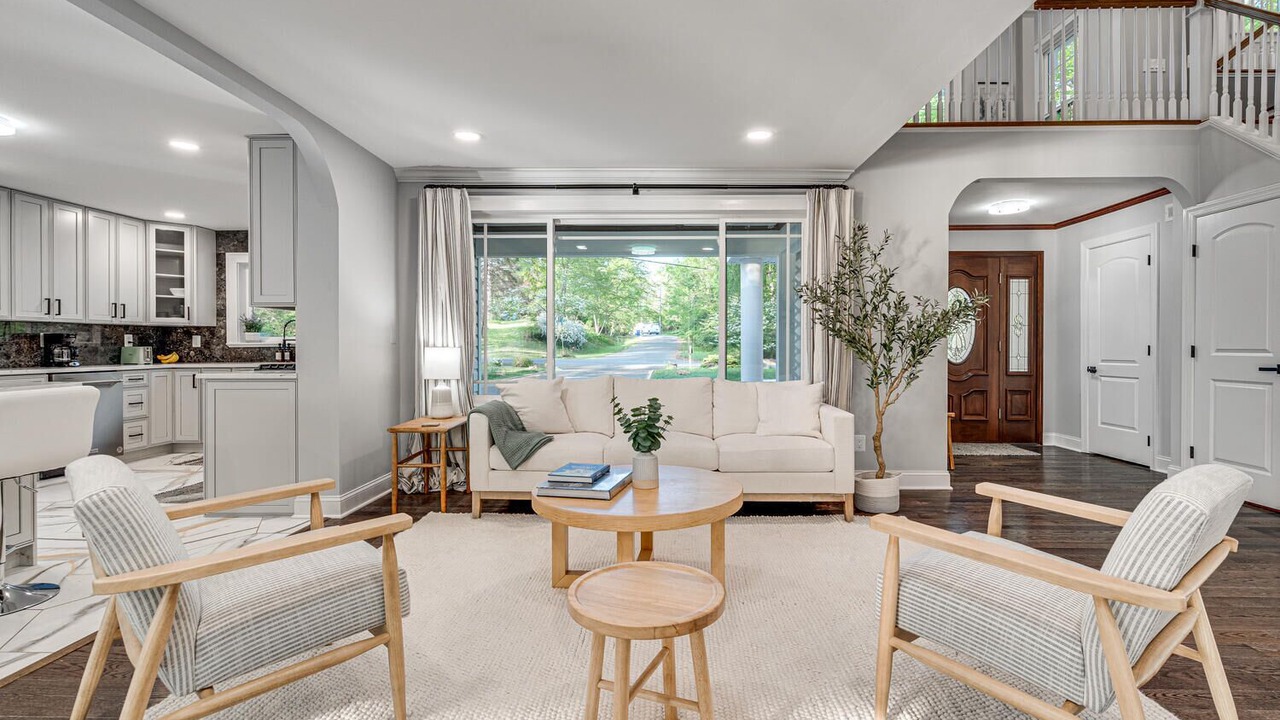 Photo of Livingroom in Montgomery Village