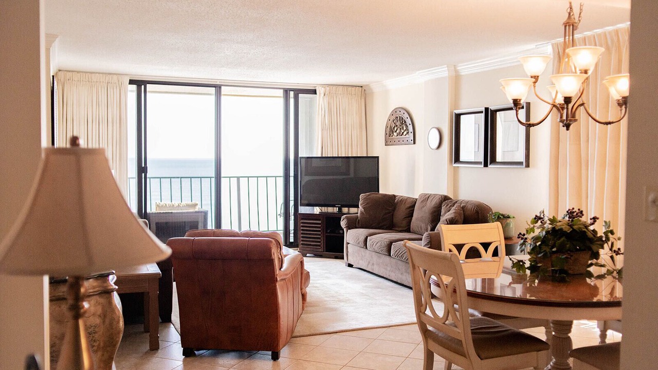 Photo of Livingroom in Arcadian Shores