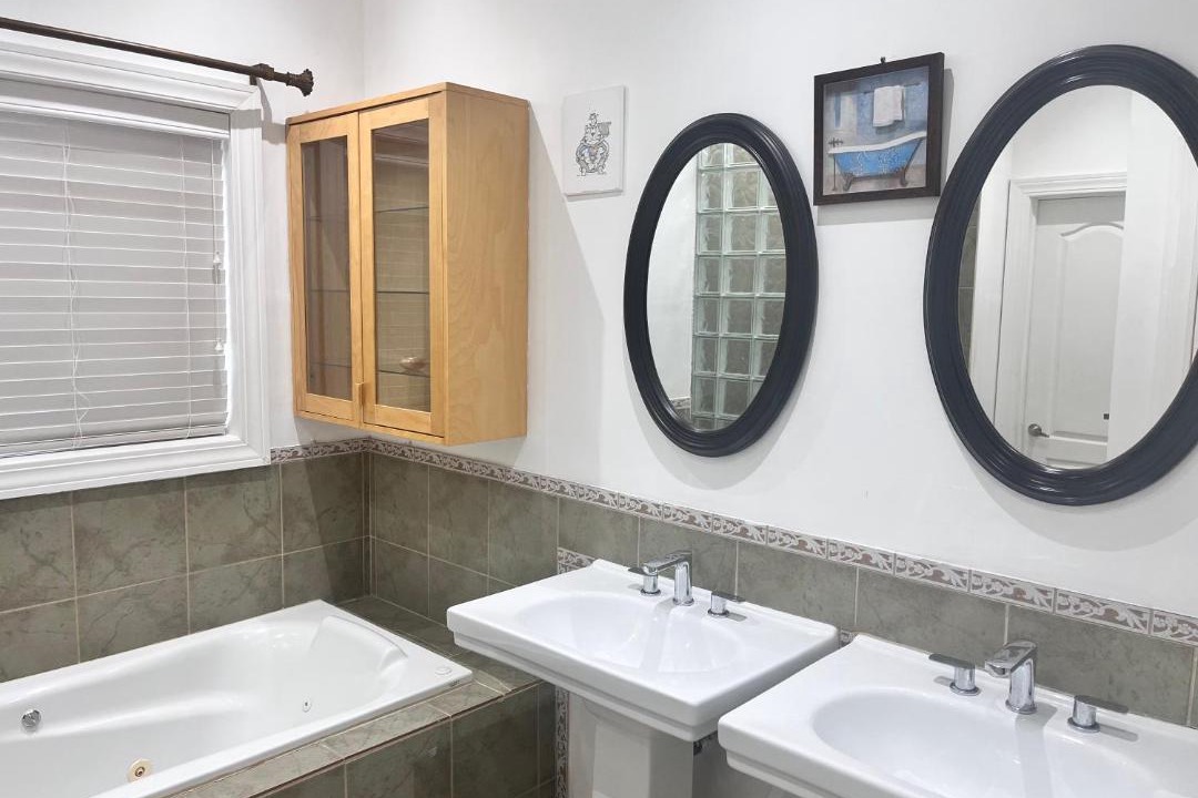 Photo of Bathroom in Niagara Falls