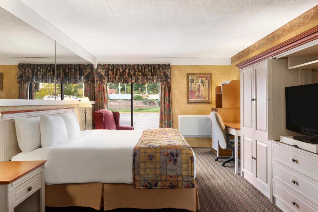 Photo of Bedroom in Owen Sound