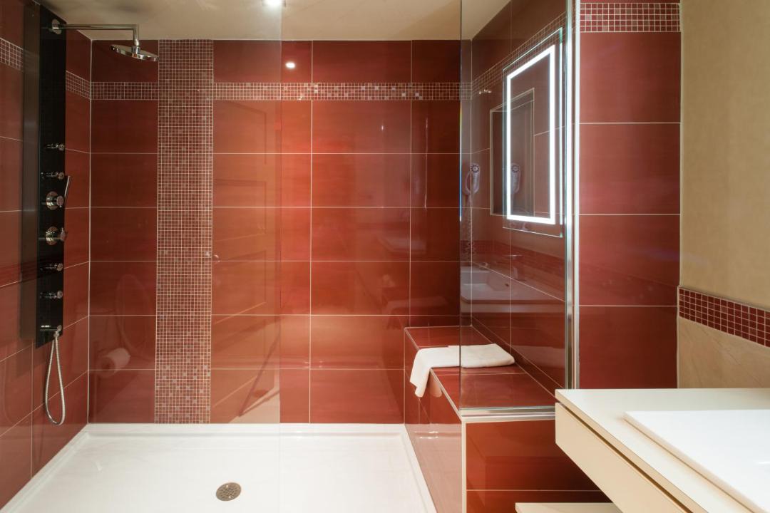 Photo of Bathroom in Cote-Des-Neiges—Notre-Dame-De-Grace