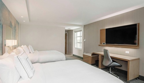 Room, 2 Queen Beds, Accessible Bathtub