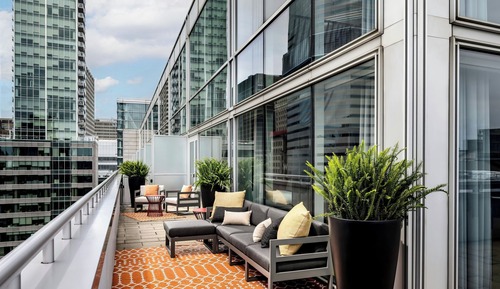 Suite, 1 King Bed, Balcony, Park View