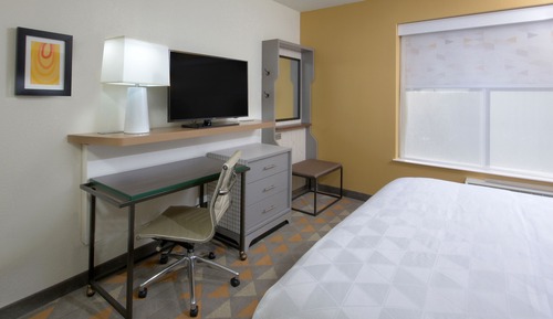 Standard Room, 1 King Bed, Accessible (Communications)