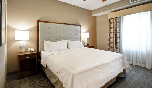 Room, 1 King Bed, Accessible, Bathtub (Mobility & Hearing)