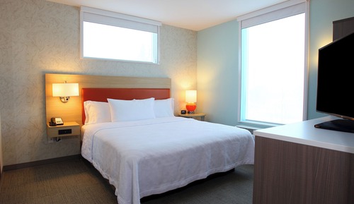 Studio, 1 King Bed, Accessible, Bathtub