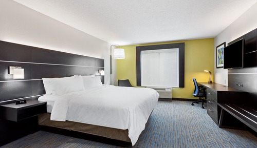 Suite, 1 King Bed, Accessible (Mobility, Roll-In Shower)
