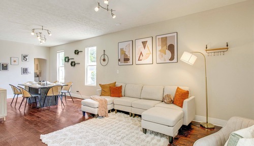 House (2 Bedrooms)