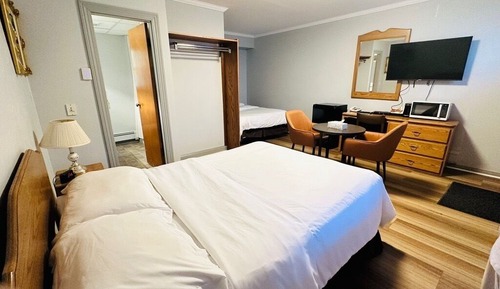 Room, 2 Queen Beds, Non Smoking