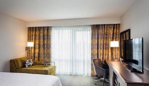 Room, 1 King Bed, Accessible, Bathtub (Mobility)