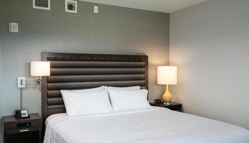 Room, 1 King Bed, Accessible (Hearing)