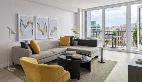 Deluxe Queen Room with Bath Tub - Mobility Accessible