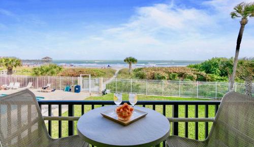 Two-Bedroom Apartment - Direct Oceanfront - Unit #206