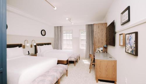 Deluxe Queen Room with Two Queen Beds