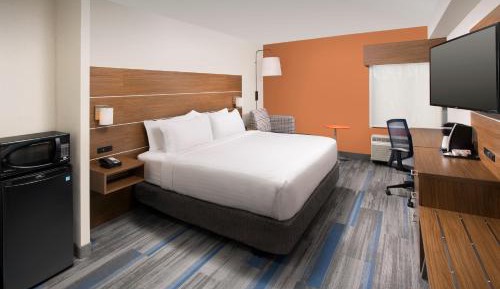 King Room - Mobility Access/Roll in Shower - Non-Smoking