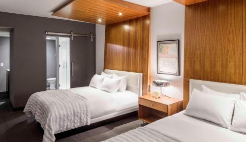 Queen Room with Two Queen Beds and City View