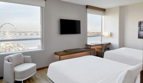 Queen Room with River View