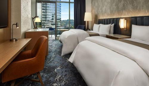 Grand Deluxe, Larger Guest room, 2 Queen, Balcony
