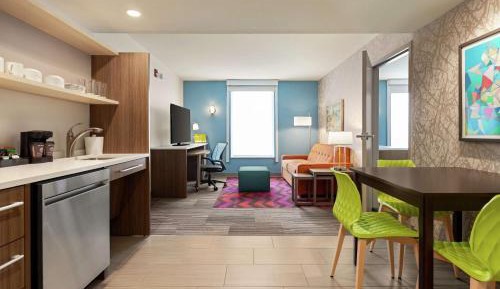 One-Bedroom King Suite - Non-Smoking
