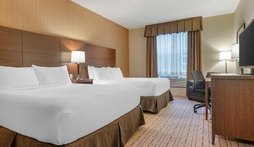 Large Suite with Two Queen Beds and Sofa Bed - Non-Smoking