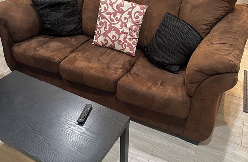 NoMa Apartment | Great 2 BR Apt near DT and tourist sites with free street parking.