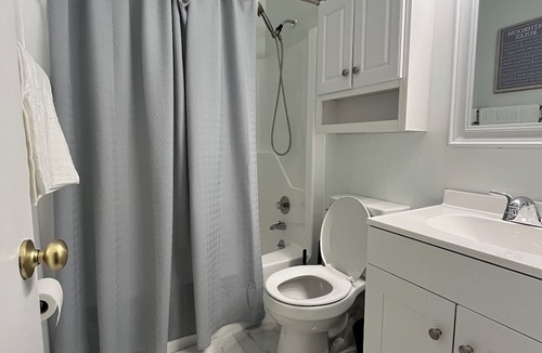 Oxon Hill House | Amazing 5BD Theater room, Game Lounge, Yoga & more—National Harbor/DC