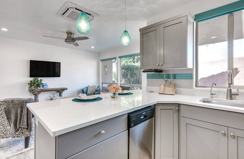 Ivins Cottage | Stylish Ivins Hideaway w/ Patio + Mountain Views!