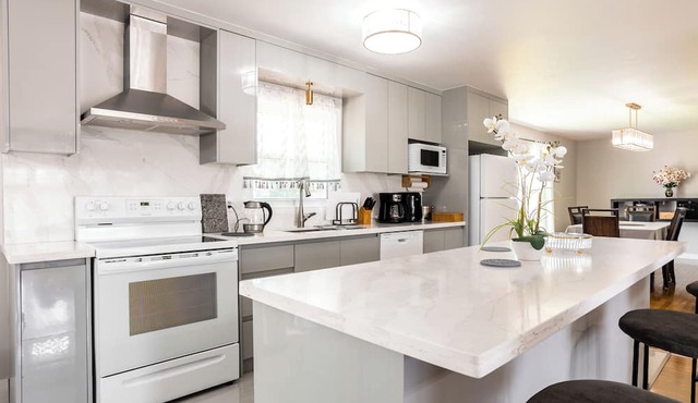 Riverview Cottage in Niagara Falls with Private Dock,10 minutes to attractions